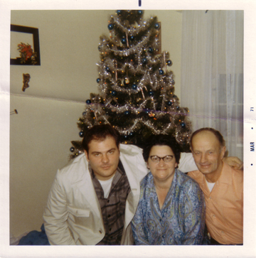 19701225-Christmas-Brad-Margaret-George.jpg